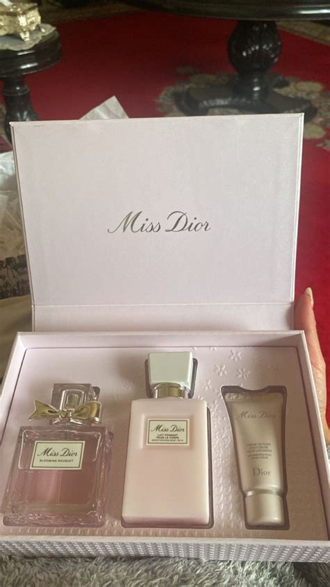 miss Dior perfume checklist